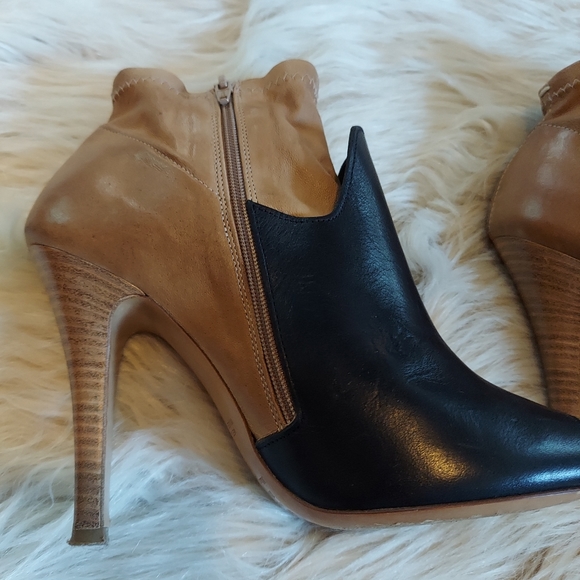 Maison Margiela High Heel Color Blocked Leather Ankle Booties - Picture 11 of 11